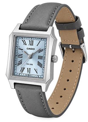 Женские часы casio ltp-b190l-2b с кожаным ремешком и синим циферблатом