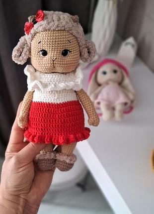М'яка іграшка в'язана овечка для дівчинки, білий, червоний