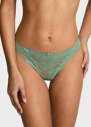 Кружевные трусики тонг victoria's secret