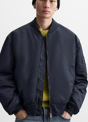 Шикарний бомбер ma-1 от zara синього кольору, размiр m - l