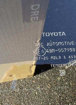Автомобільне скло toyota rav4 ліве задне