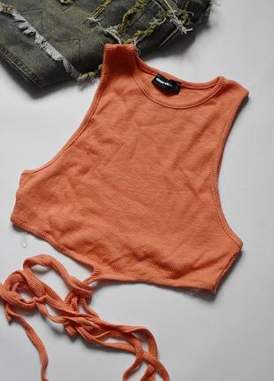Короткий топ в рубчик з зав'язками tally weijl s