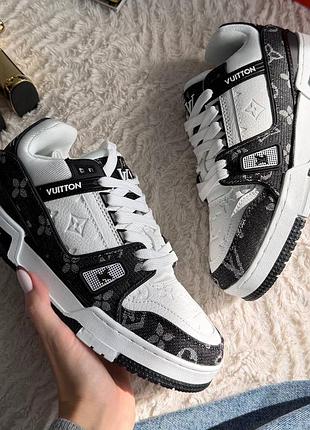 Louis vuitton trainer white black 2