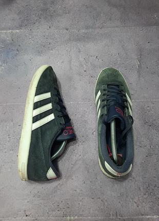 Кросівки чоловічі adidas neo темно-зелена замша 41 розмір
