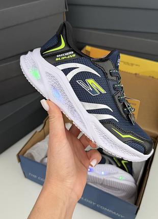 Комфортні миготливі кросівки skechers meteor-lights