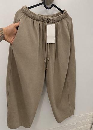 Стильні брюки zara у відтінку mid-camel , модель balloon