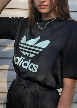 Коротке жіноче спортивне плаття adidas чорне