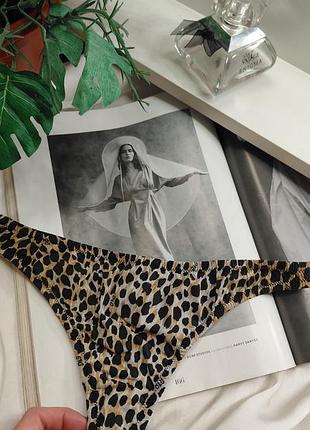 Трусики стринги в принт лео d&amp;g