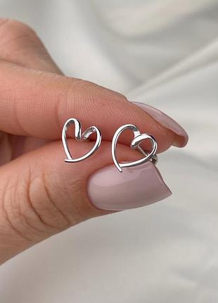 Серебряные женские серьги пусеты сердце