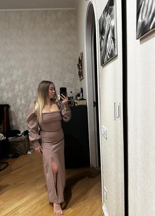 Довга жіноча сукня рожева з розрізом