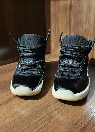 Кросівки nike air jordan 11 retro чорні