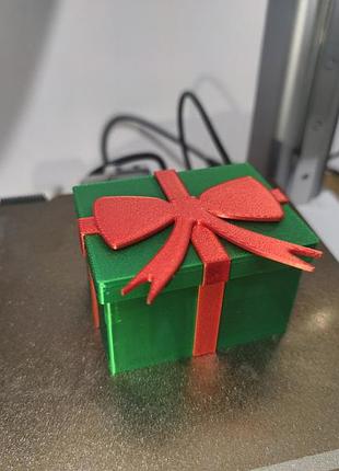 Подарункова коробка giftbox з відкидною кришкою 80×60×50 мм