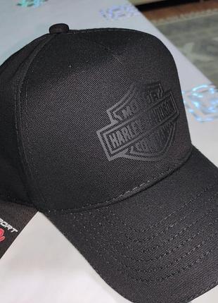 Нова чорна бейсболка тракер з вишитим логотипом бренду harley-davidson.