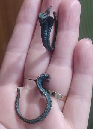 Серьги крупные кобры