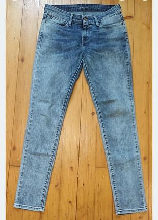 Levi's- джинси моделі demi curve розмір
розмір w28 l32