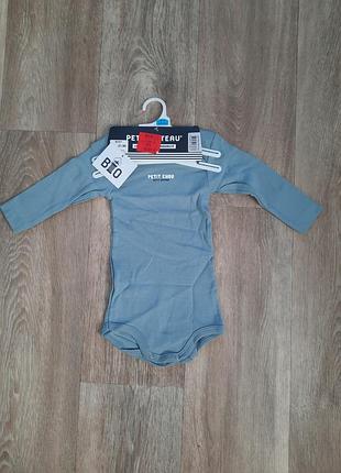 Бодик дитячий блакитний petit bateau франція на довгій худій дитині р.6 міс 67 см із довгим рукавом на кнопках органічна бавовна на хлопчика