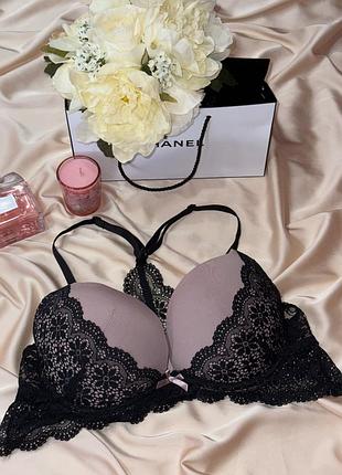 Гладкий бюстгальтер  оздоблений мереживом primark