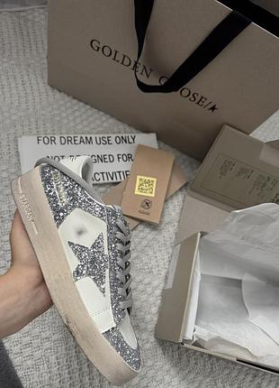 Кеди жіночі golden goose stardan білі зі срібними блискітками, шкіра