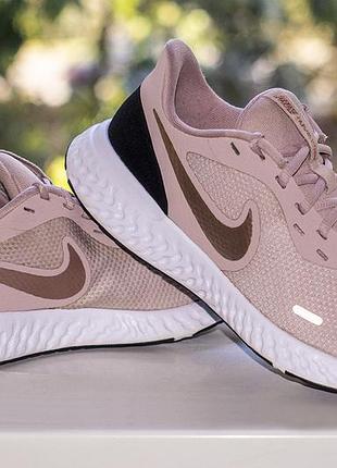 Кросівки nike revolution 5 running ws bq3207-600 barely rose/gold 41 р. оригінал