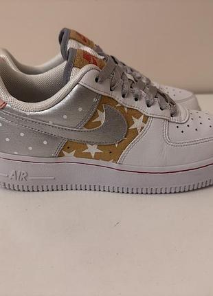 Кросівки жіночі nike air force 1 low 'металеве золото'
