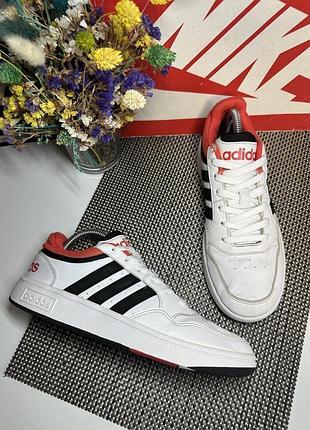 Оригинальные кроссовки adidas