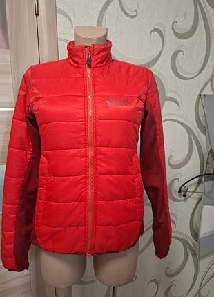 Куртка jack wolfskin.