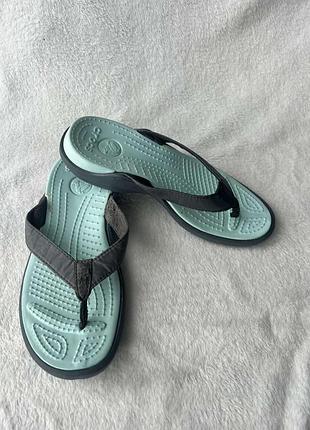 Вьетнамки фирмы crocs размер m 6 (наш 37-38 размер) по стельке 24,5 см.
