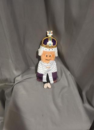 Мягкая игрушка «король чарльз» кевин морковка (king charles kevin the carrot)