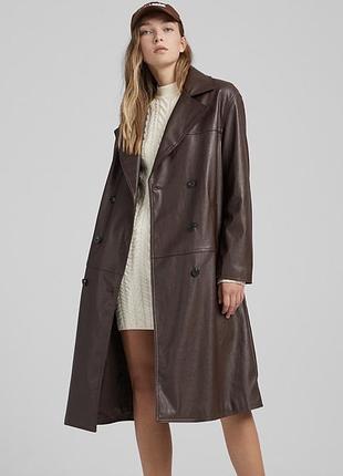 Плащ жіночий bershka тренч шоколадно-коричневий з екошкіри