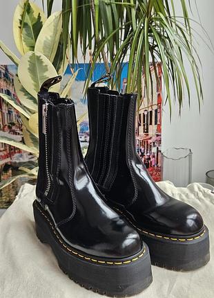 Черевики жіночі dr. martens на масивній платформі, чорні, розмір eu 38, лакована шкіра