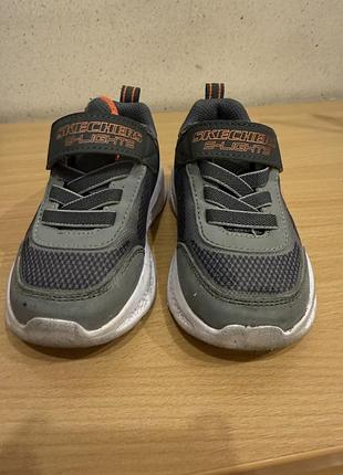Кросівки дитячі skechers з лампочками сірі р.23