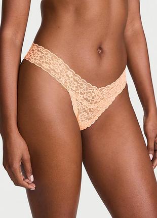 Кружевные трусики тонг victoria's secret