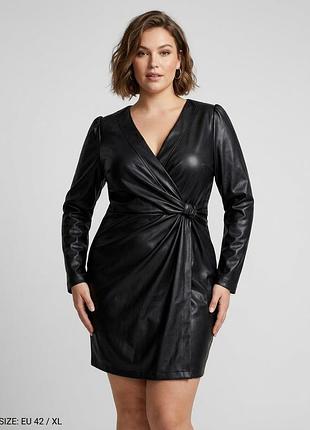 Эффектное кожаное платье с драпировкой chiara forthi exclusive (размер 42 / xl)