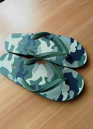 Шльопанці чоловічі bershka камуфляжні хакі, сірі, зелені, розмір 42