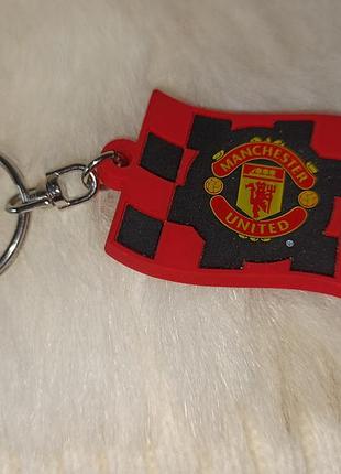 Брелок для ключів із символікою футбольного клубу manchester united