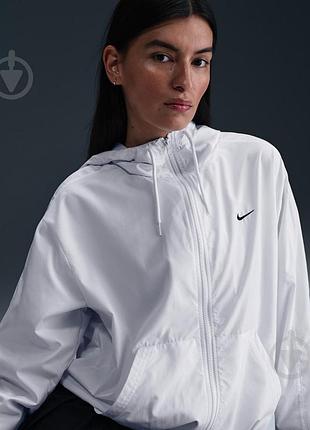 Біла вітрівка nike