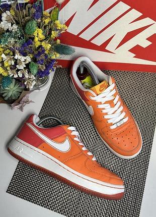 Оригінальні кросівки nike force