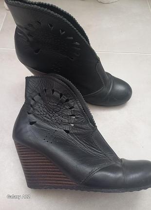 Кожаные ботильоны. без подкладки boutique