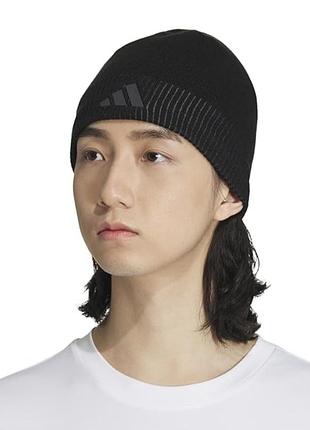 Класна шапка adidas