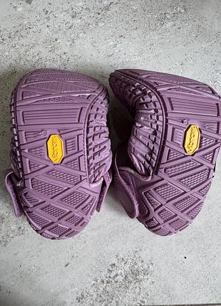 Анатомічне взуття vibram furoshiki 8