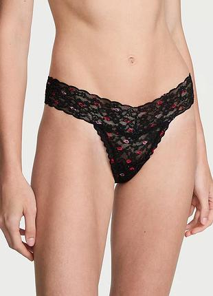 Кружевные трусики тонг victoria's secret с принтом