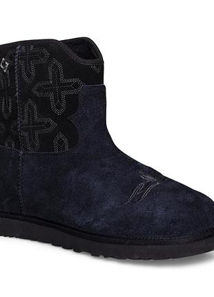 Дизайнерська модель угг із колаборації ugg x children of the discordance. розмір:43