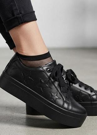 Guess, cникерсы, 35 р, сша