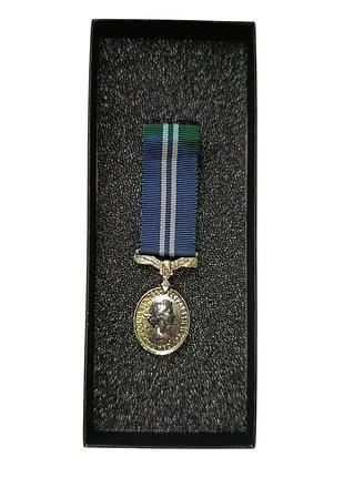 Миниатюрная, винтажная британская медаль air  efficiency award