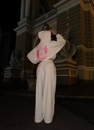 Костюм жіночий 10