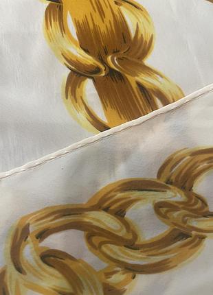 Шелковый платок 100% silk chanel 31 rue cambon gold chain medallion scarf white golden silk 9