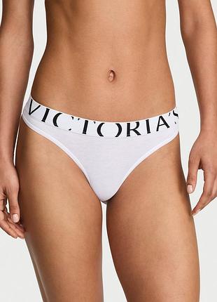 Трусики тонг victoria’s secret с логотипом