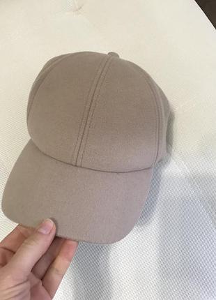 Отличная кепка из шерсти