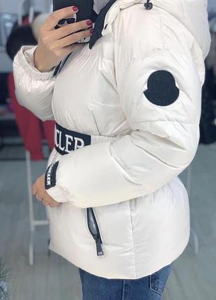 Жіночий пуховик moncler білий 2