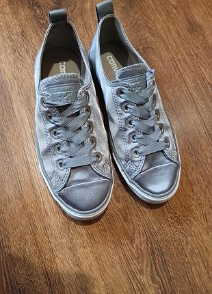Продам жіночі кеди бренду converse